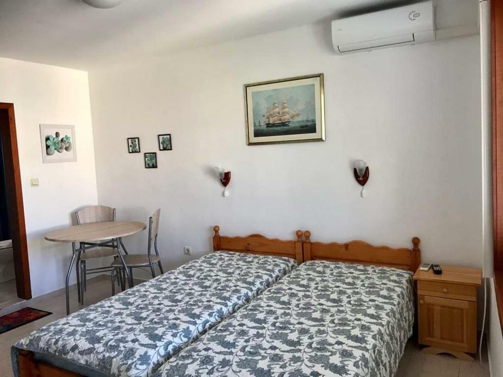 Студиа Мансарда Ненови Pomorie Bagian luar foto